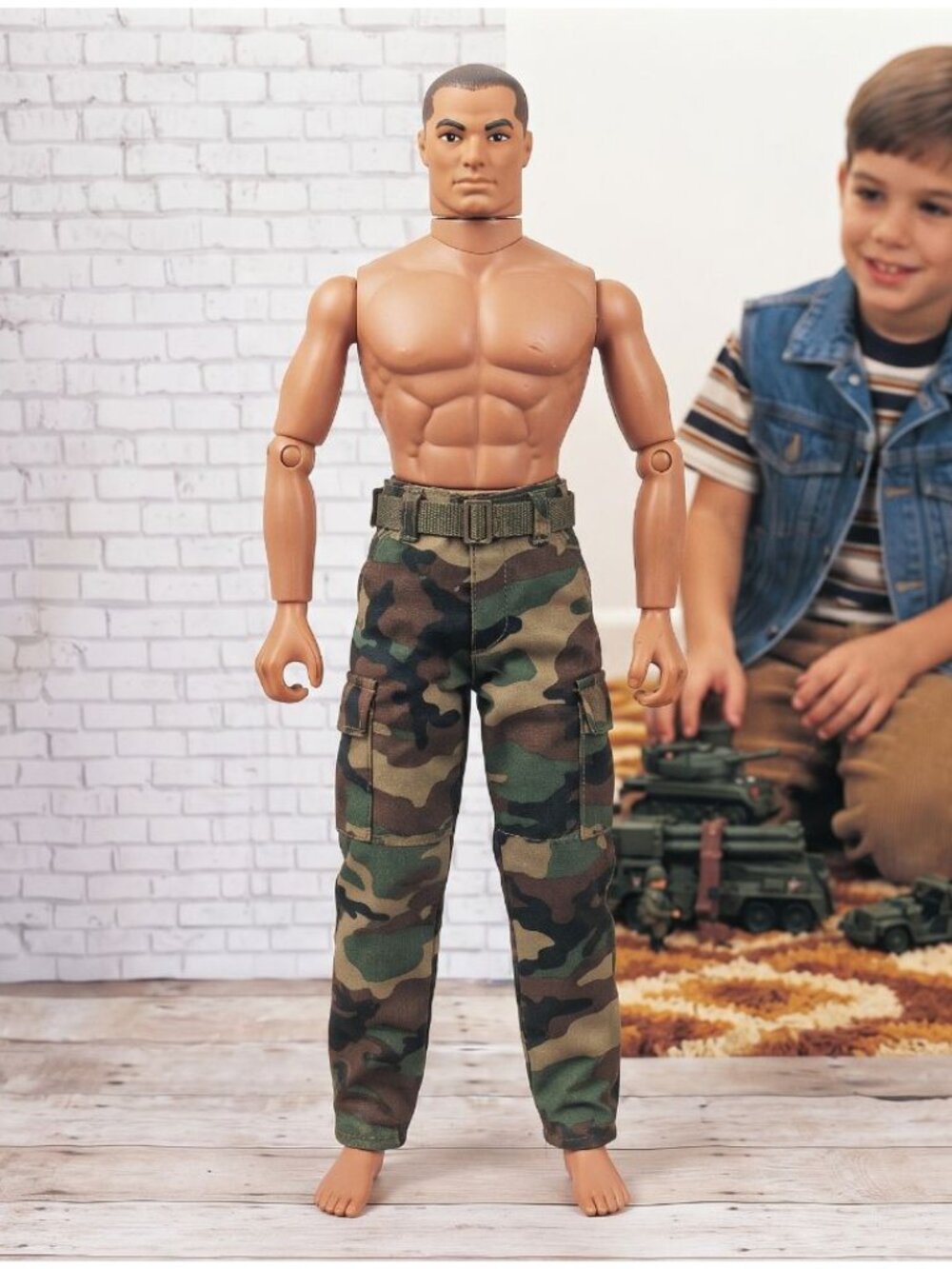 Hasbro GI Joe 12 Inch Action Figure Nude 1996 Articulated Custom Base Vintage